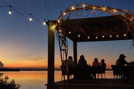 Stella’s Sunset wine bar & restaurant